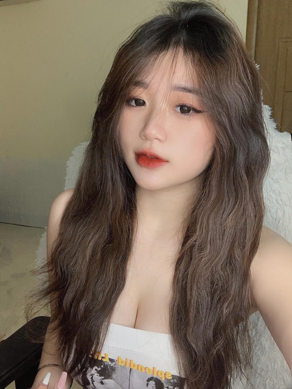 Đang chơi game mà chị gái cú mút buồi chùn chụt